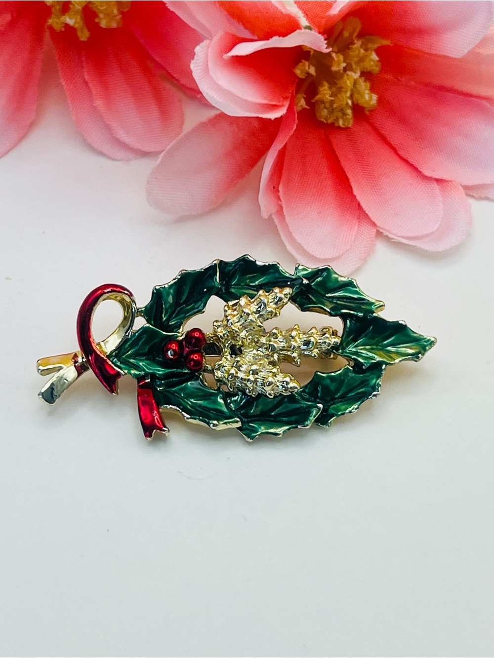 Festive Green and Red Holly Wreath Brooch - Elegant Holiday Jewelry